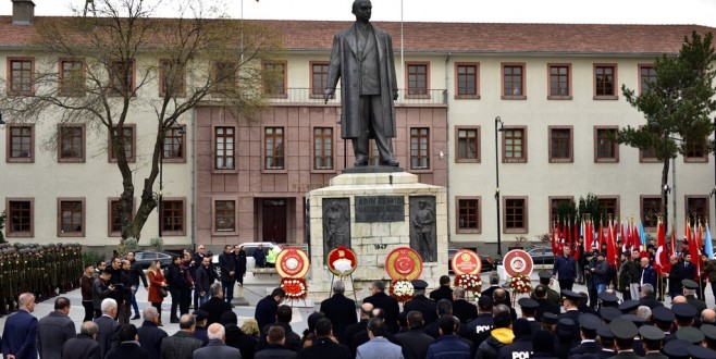 2. Cumhurbaşkanı İnönü, Malatya'da Düzenlenen Resmi Törenle Anıldı
