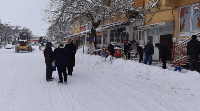 Arguvan’da Yol Açma Çalışmaları Devam Ediyor