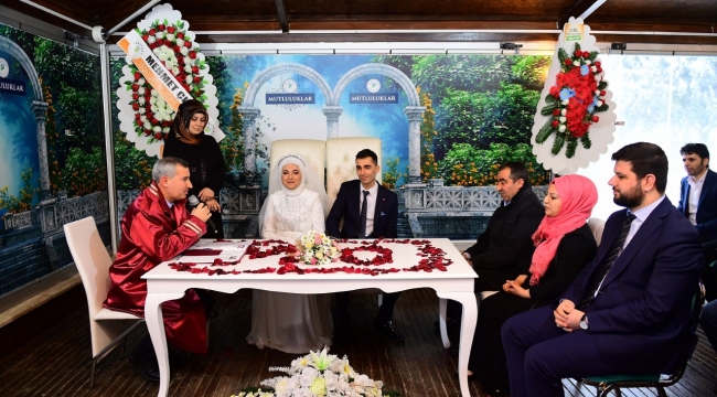 Çınar, Ozan ve Makbule Çiftinin Nikâhını Kıydı