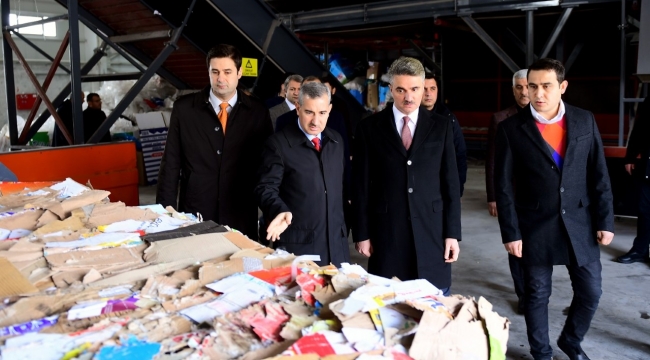 Vali Baruş, Doğal Ürünler Pazarını Gezdi