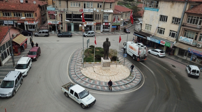 Büyükşehir Akçadağ Ve Doğanşehir’de Cadde Ve Sokakları Temizleyip Dezenfekte Etti
