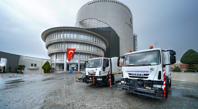Büyükşehir Filosunu 2 Arazözle Güçlendirdi