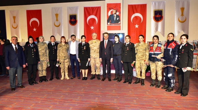 “Kadın Jandarmalar” Temalı Fotoğraf Sergisi Açıldı
