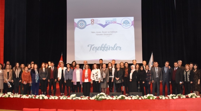 "Kriz Yönetiminde Kadın" Konulu Panel Yapıldı