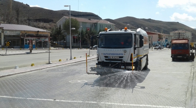 Dezenfekte Çalışmalarına Devam Ediyor