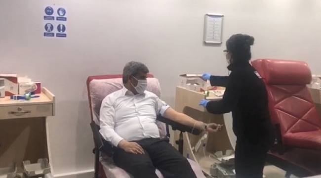 Kızılay'a Kan Bağışında Bulundu