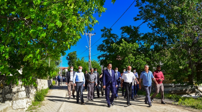 Akçadağ’da 5 Metre Genişliğindeki Grup Yolu 12 Metre Genişliğine Çıkarıldı
