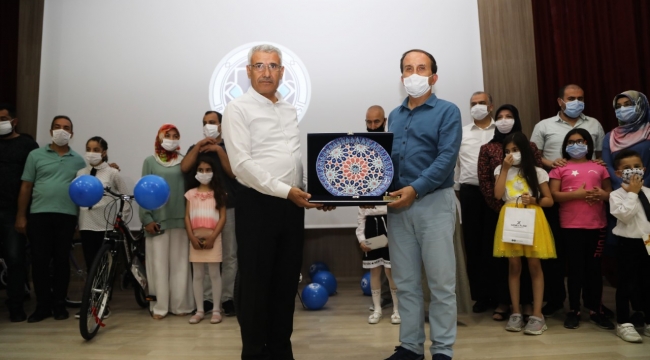 Anneler Yönetmen, Babalar ve Çocuklar Başrolde