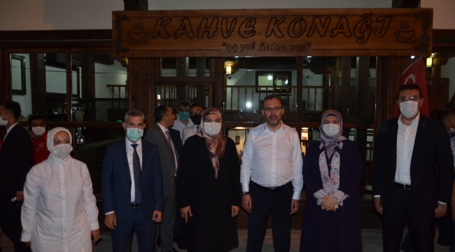 Bakan Kasapoğlu, Tarihi Konakların Restorasyonu Ve Dönüşüm Projelerini İnceledi