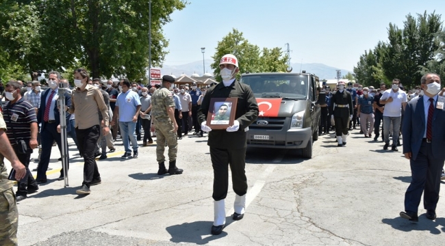 Malatya Şehidini Son Yolculuğuna Uğurladı