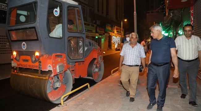 Tenzile Sokak'a sıcak asfalt serimi