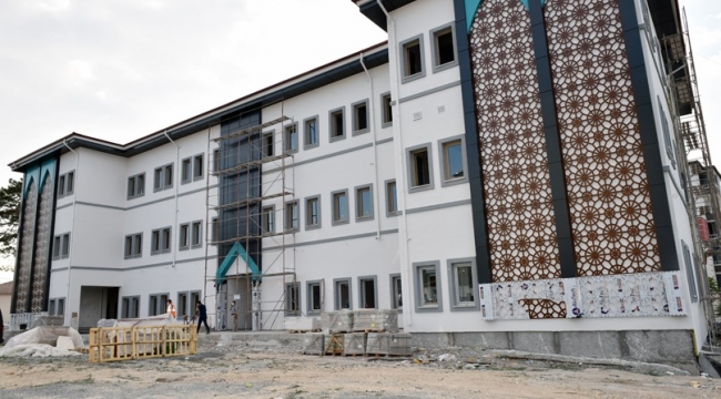 Vali Baruş, Eğitim ve Sağlık Yatırımlarını İnceledi