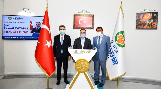 Bakan Yardımcısı Çataklı, Büyükşehir’i Ziyaret Etti
