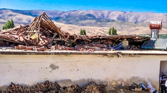 Büyükşehir Deprem Bölgesinde Çalışmaya Başladı