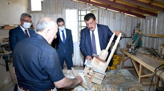 Köşesine Çekilmeyip Hayır İşleri Yapıyor