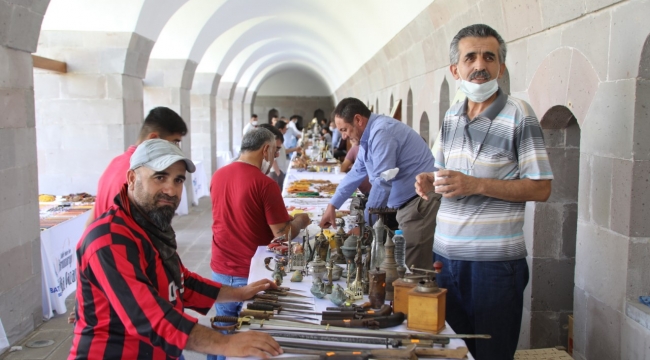 Eskimalatya’da ‘Antika Pazarı’ Yoğun İlgi Görüyor