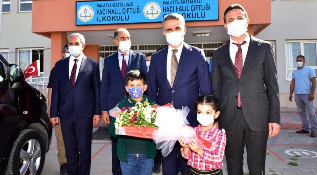 Vali Baruş, Bazı Okulları Ziyaret Etti