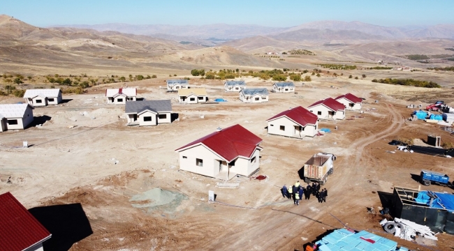 Başkan Güder, Bulutlu’daki Köy Evlerini İnceledi