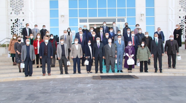 "Öğretmenlerimizi Seviyoruz, Değer Veriyoruz"