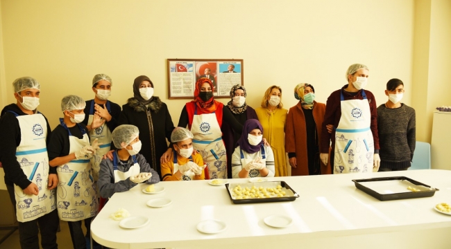 Özel Gereksinimli Bireyler İle Pasta Yaptılar