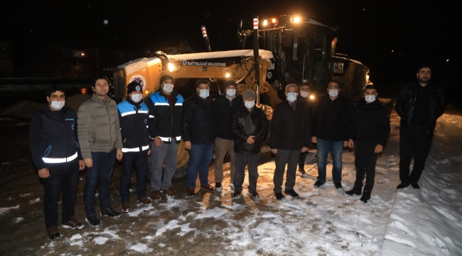 Güder, Ekiplerin Gece Çalışmalarını İnceledi