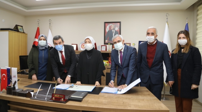 Battalgazi’de İki Önemli Projenin İmzaları Atıldı