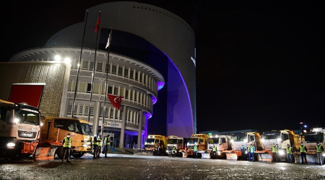 Büyükşehir’in  Karla Mücadelesi Sürüyor