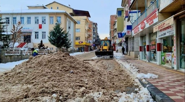Doğanşehir’de Karla Mücadele Devam Ediyor