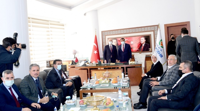 Bakan Karaismailoğlu, Büyükşehir’i Ziyaret Etti