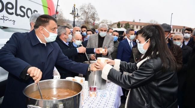 Gürkan, Kan Bağışladı, Çorba ve Şeker Dağıttı