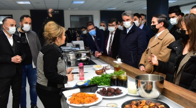 "Kayısı Çiçeği Festivali" Kale’de Devam Ediyor