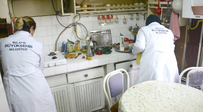 Kimsesiz ve Yaşlılara Temizlik Hizmeti Verildi