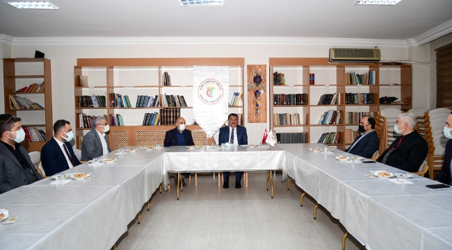 “Sağlık Çalışanlarımız Özveri İle Çalışıyor”