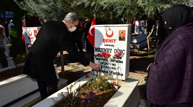 Şehitlikte Anma Töreni Düzenlendi