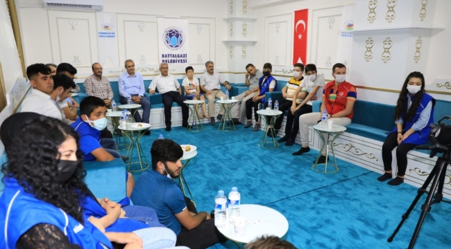 Başkan Güder, Gençlerle Buluştu