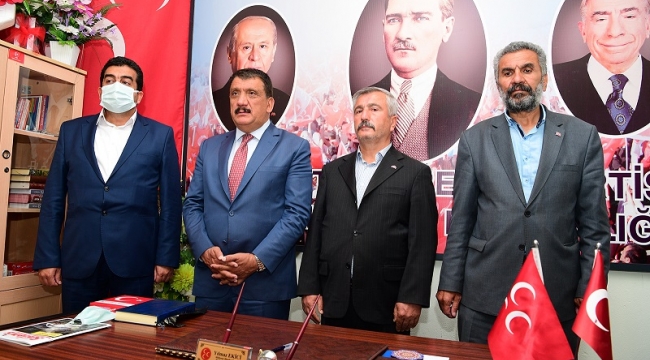 Başkan Gürkan, Hekimhan Ak Parti Ve Mhp İlçe Başkanlığını Ziyaret Etti