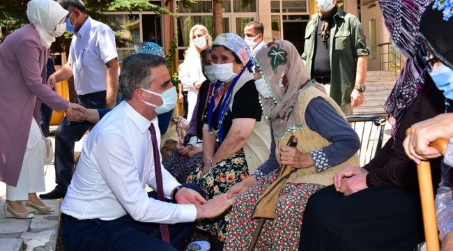 Vali Baruş Huzurevi, Sevgi Evleri ve Şehit Ailelerini Ziyaret Etti