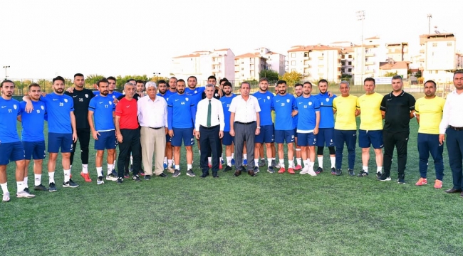 Başkan Çınar’dan Yeşilyurt Belediyespor Futbol Takımına Ziyaret