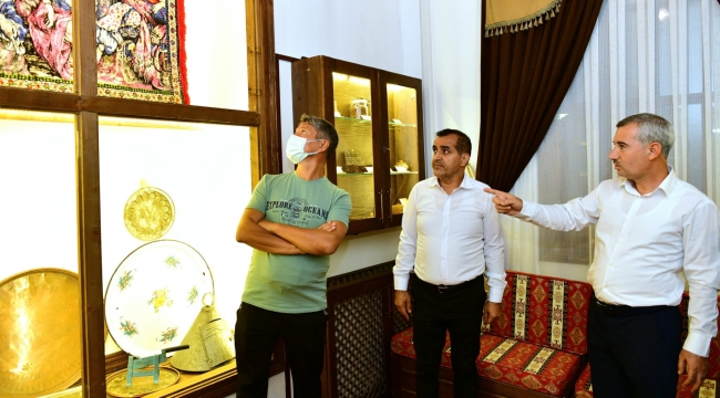 Başkan Çınar, Kent Dışından Gelen 15’e Yakın Akademisyen Ve Bilim Adamını Tarihi Yeşilyurt Konaklarında Misafir Etti