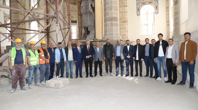 Çakır, Yeni Cami’deki çalışmaları inceledi
