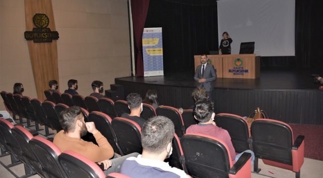 Malatya Büyükşehir Belediyesi Tarafından Gençlere Erasmus Programı Anlatıldı