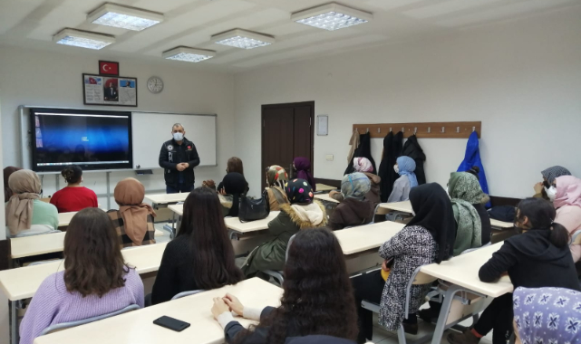 ‘Anne – Baba Okulu Eğitimleri’  Devam Ediyor