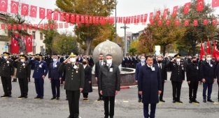 Atatürk, Malatya'da Düzenlenen Törenle Anıldı