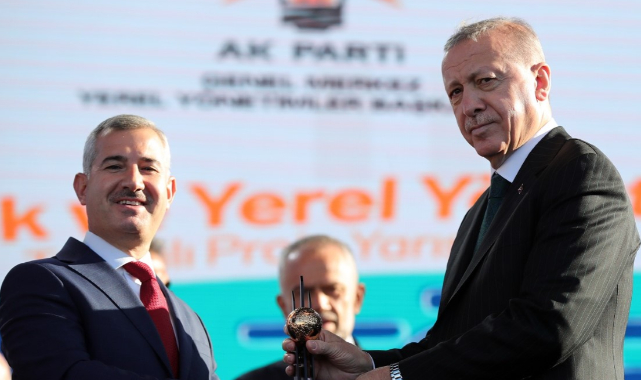 Cumhurbaşkanı Erdoğan, Başkan Çınar’a Ödül Verdi
