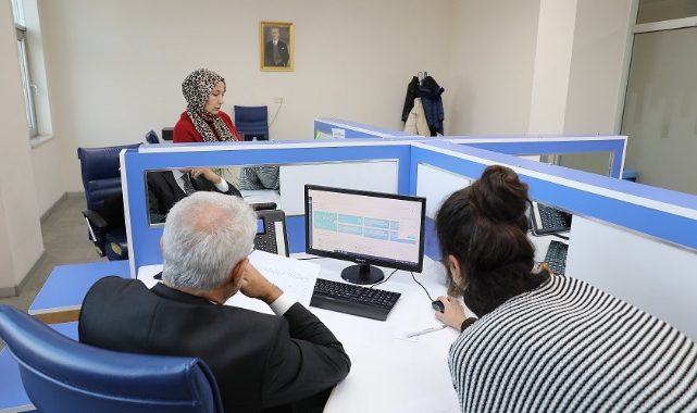 Başkan Güder, Çağrı Merkezi'nde Telefonları Cevapladı