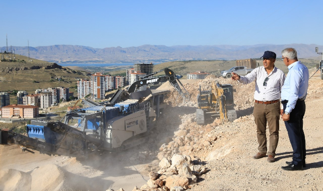 “Gelişimin Önündeki Engelleri Bir Bir Kaldırıyoruz”