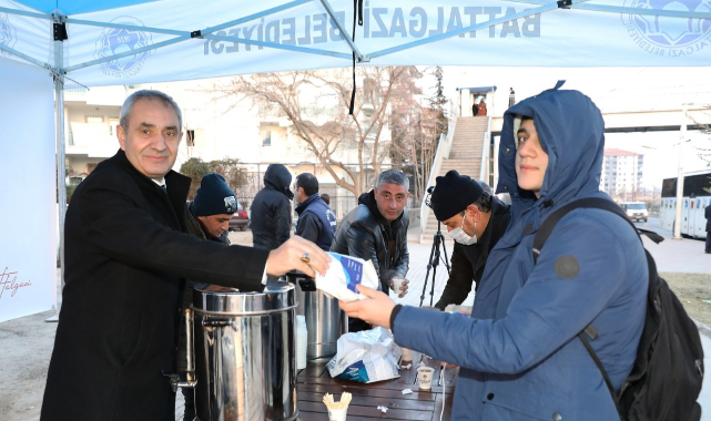 Öğrencilere Sınav Öncesi Kahvaltı İkramı Yapıldı