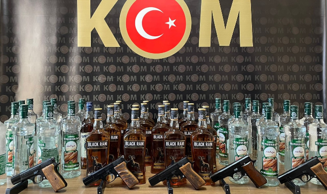 Uygulama Noktasında 5 Adet Tabanca Ele Geçirildi