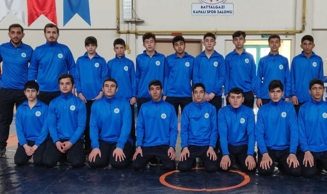 Akçadağ HEM Bahri Güreş Kursu’ndan Büyük Başarı