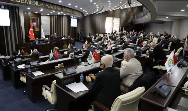Büyükşehir Belediye Meclisinden Öğrencilere Jest